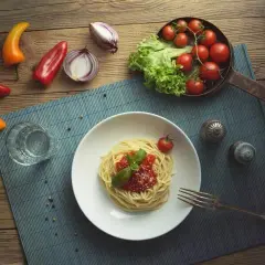 Jakie zioła do spaghetti, aby wzbogacić smak i uniknąć nudnych potraw
