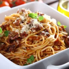 Szybkie spaghetti bolognese z pomidorami z puszki w 30 minut