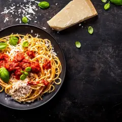Ile kcal ma porcja spaghetti? Sprawdź kaloryczność różnych dań