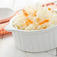 Ile kalorii ma surówka z kiszonej kapusty? Zaskakujące fakty o kaloriach