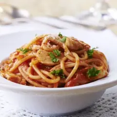 Przepis na spaghetti z kurczakiem, który zaskoczy Twoją rodzinę