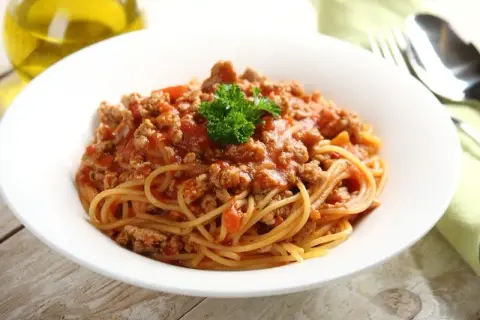 Najprostsze spaghetti w 15 minut – smaczny i szybki przepis