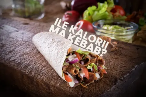 Pyszny kebab w tortilli z mięsem, warzywami i sosem. Zastanawiasz się, ile kalorii ma kebab w tortilli?