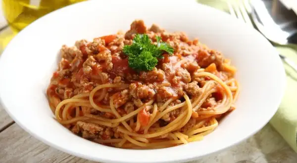 Najprostsze spaghetti w 15 minut – smaczny i szybki przepis