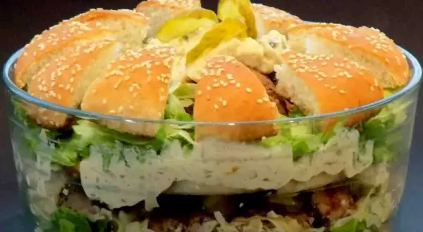 Sałatka jak z McDonald's - Przepis na domową wersję ulubionej sałatki