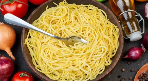 Ile gotuje się makaron spaghetti, aby uzyskać idealną konsystencję?