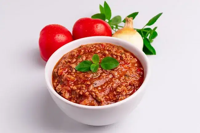 Zdjęcie Ile kalorii ma spaghetti z mięsem mielonym? Sprawdź, co jeść!