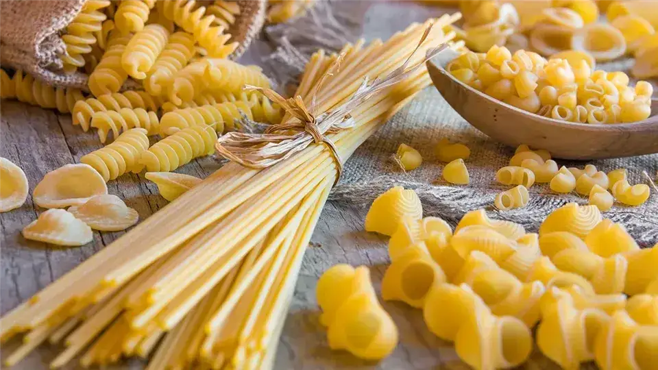 Zdjęcie Ile kcal ma makaron? Zaskakujące różnice w kaloryczności!